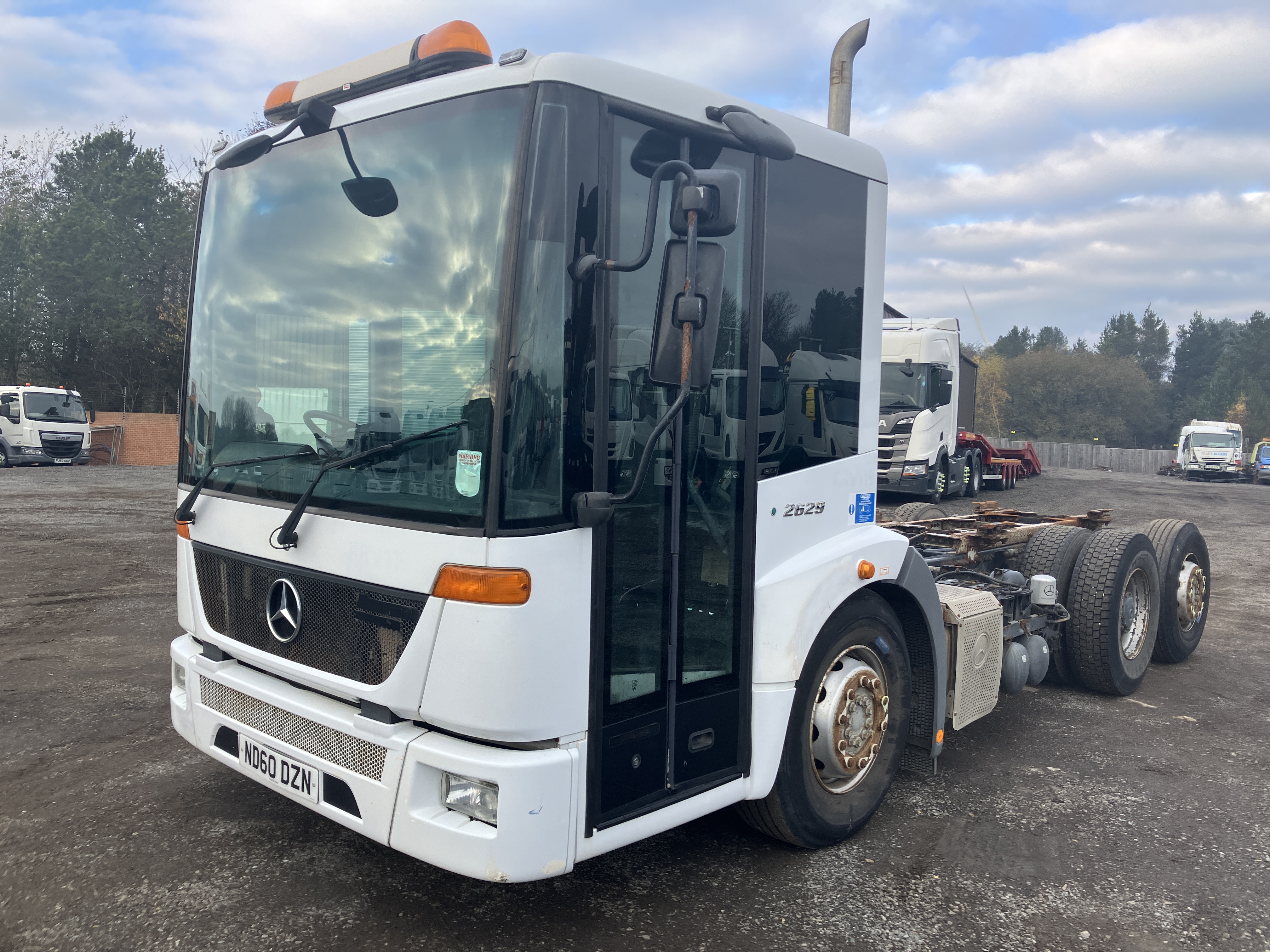 Mercedes Benz 2629 Econic chassis cab 6x2 
