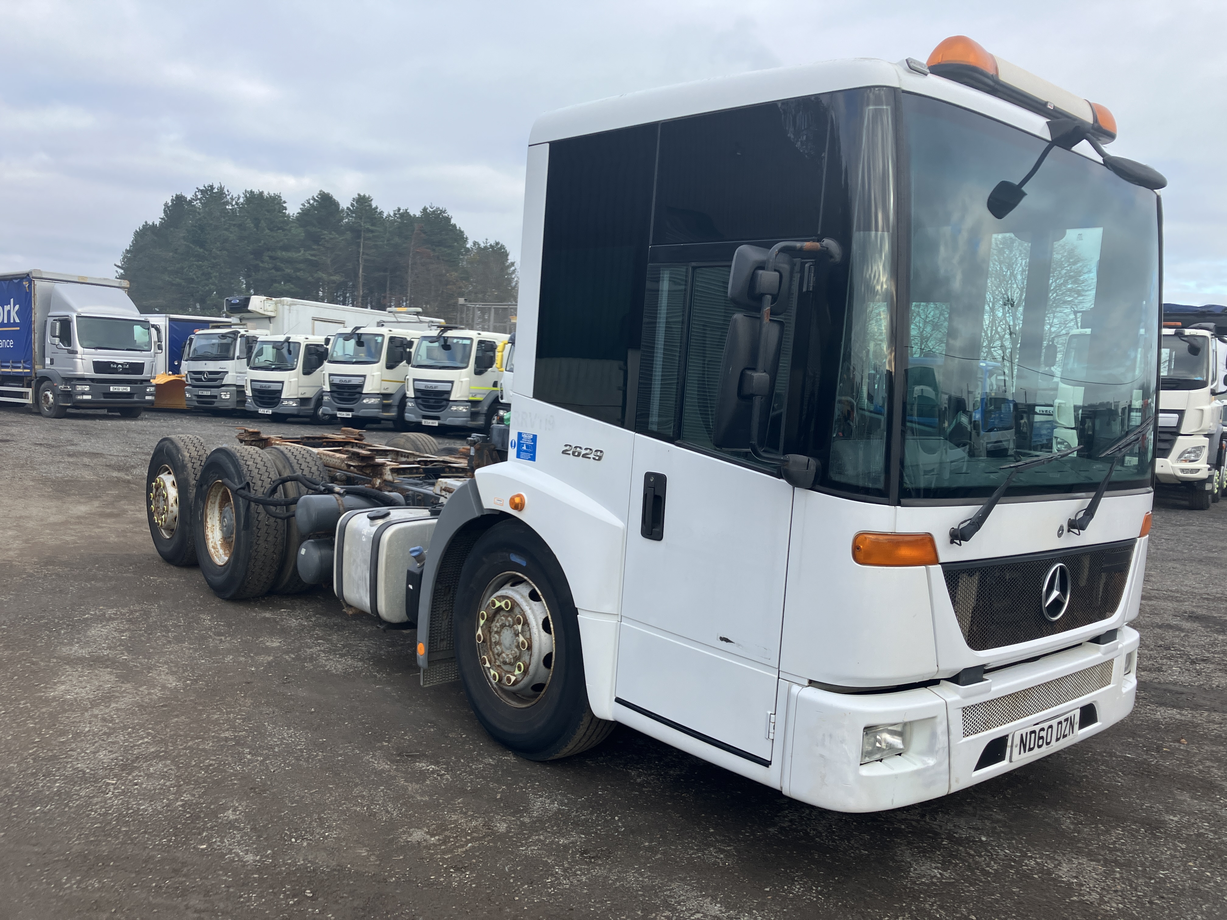 Mercedes Benz 2629 Econic chassis cab 6x2 