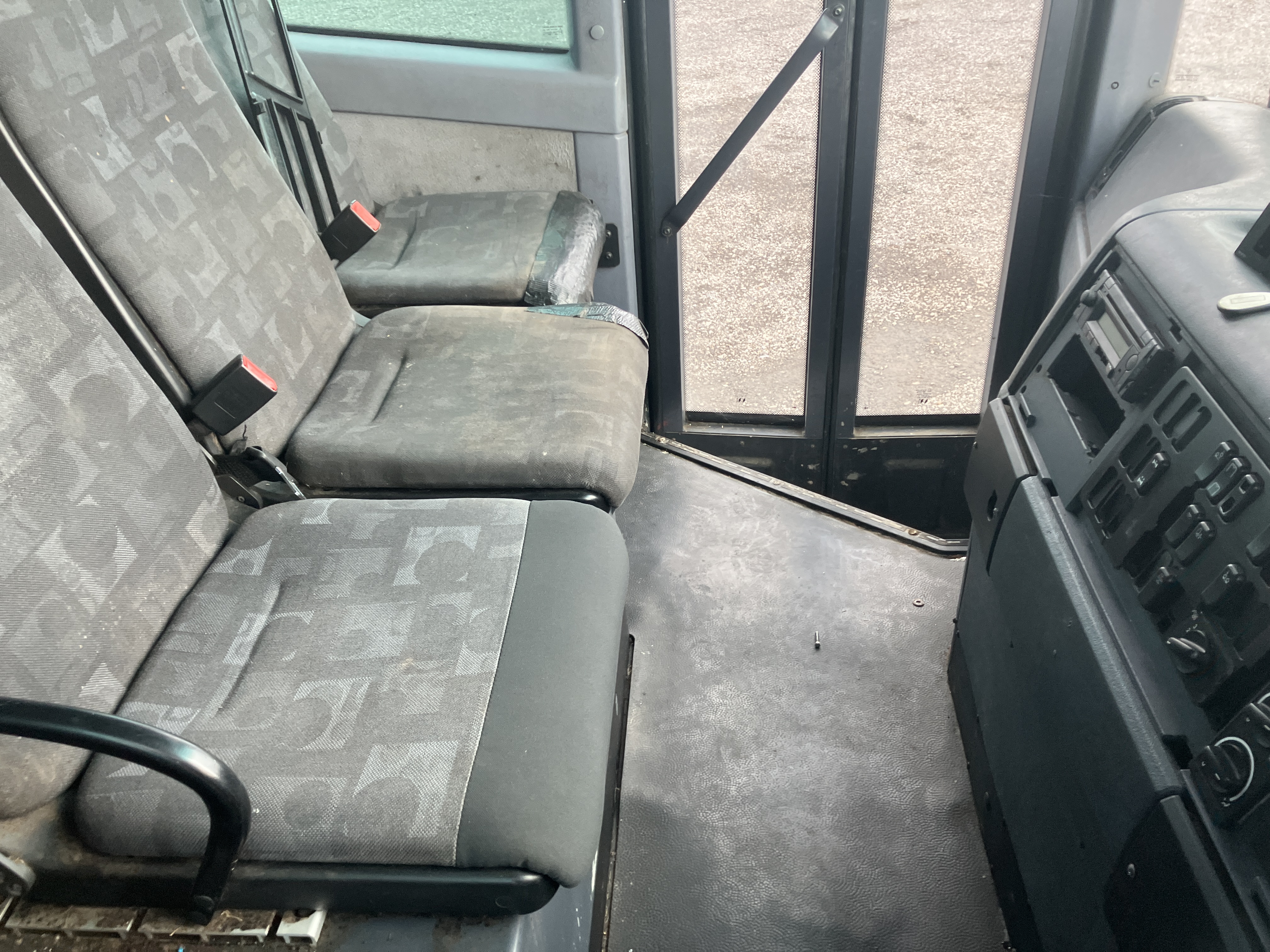 Mercedes Benz 2629 Econic chassis cab 6x2 