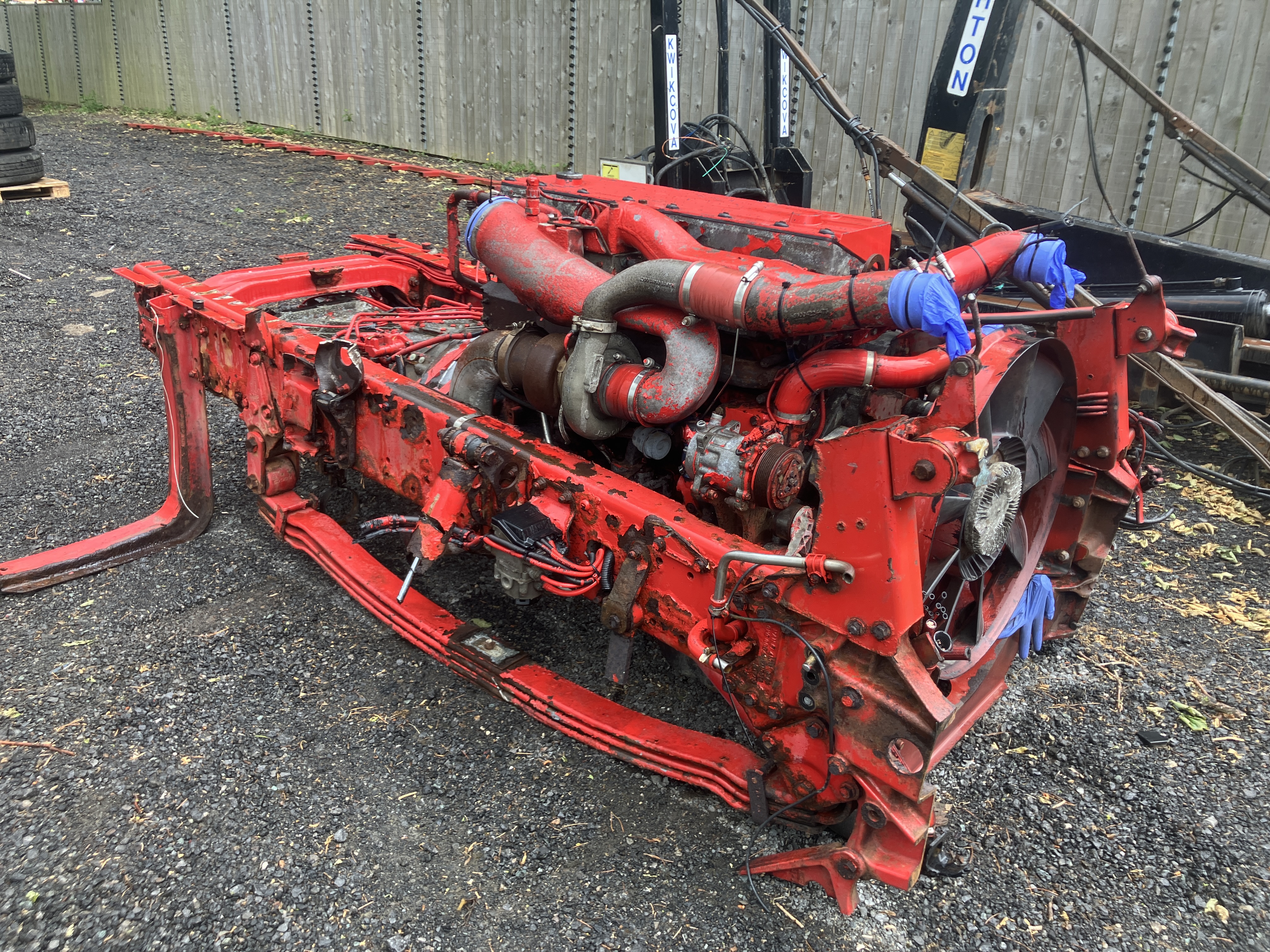 CUMMINS M11 ENGINE AND ZF MANUAL GEARBOX 
