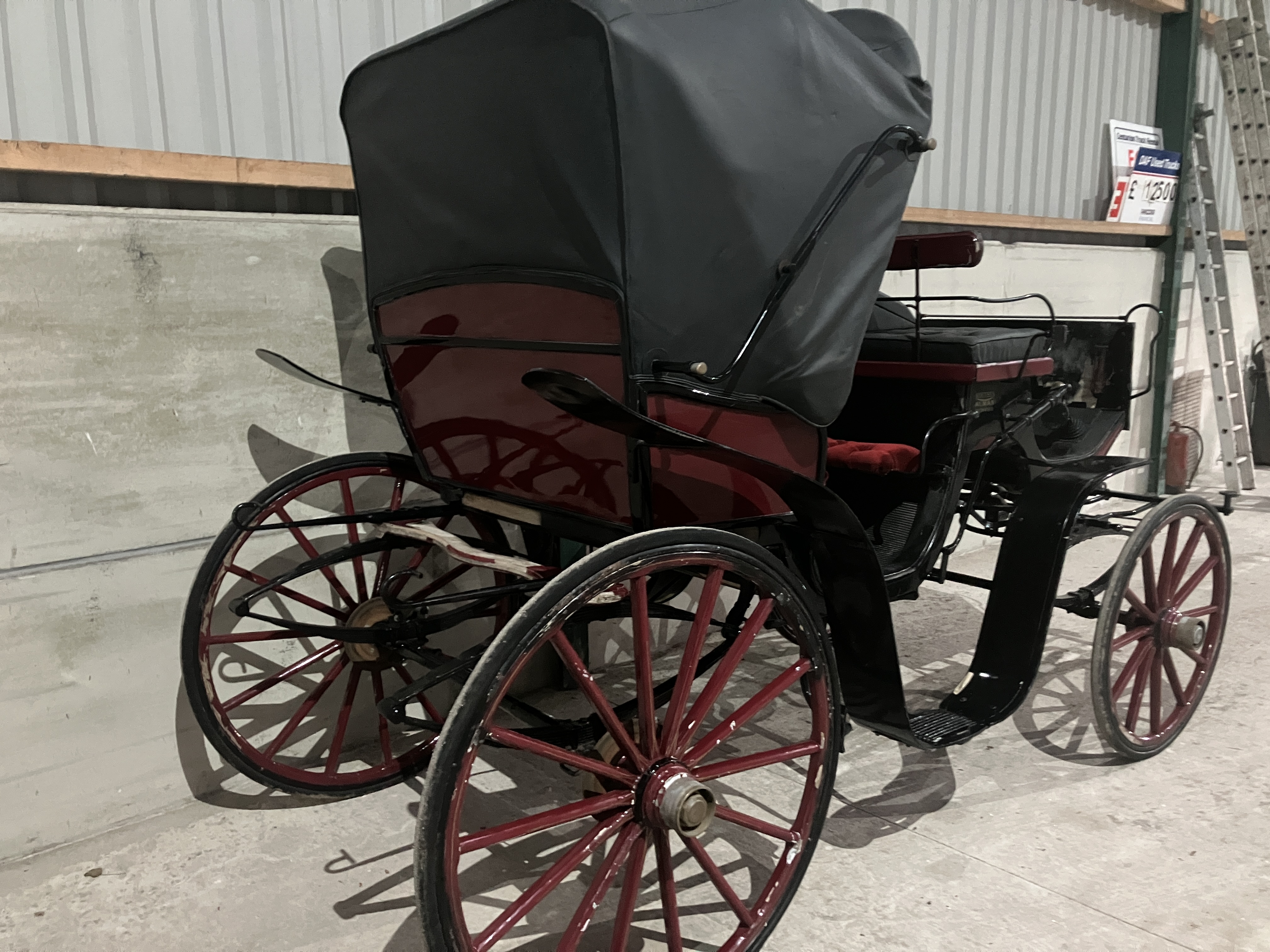 Koetsen  Horse Drawn Carriage 