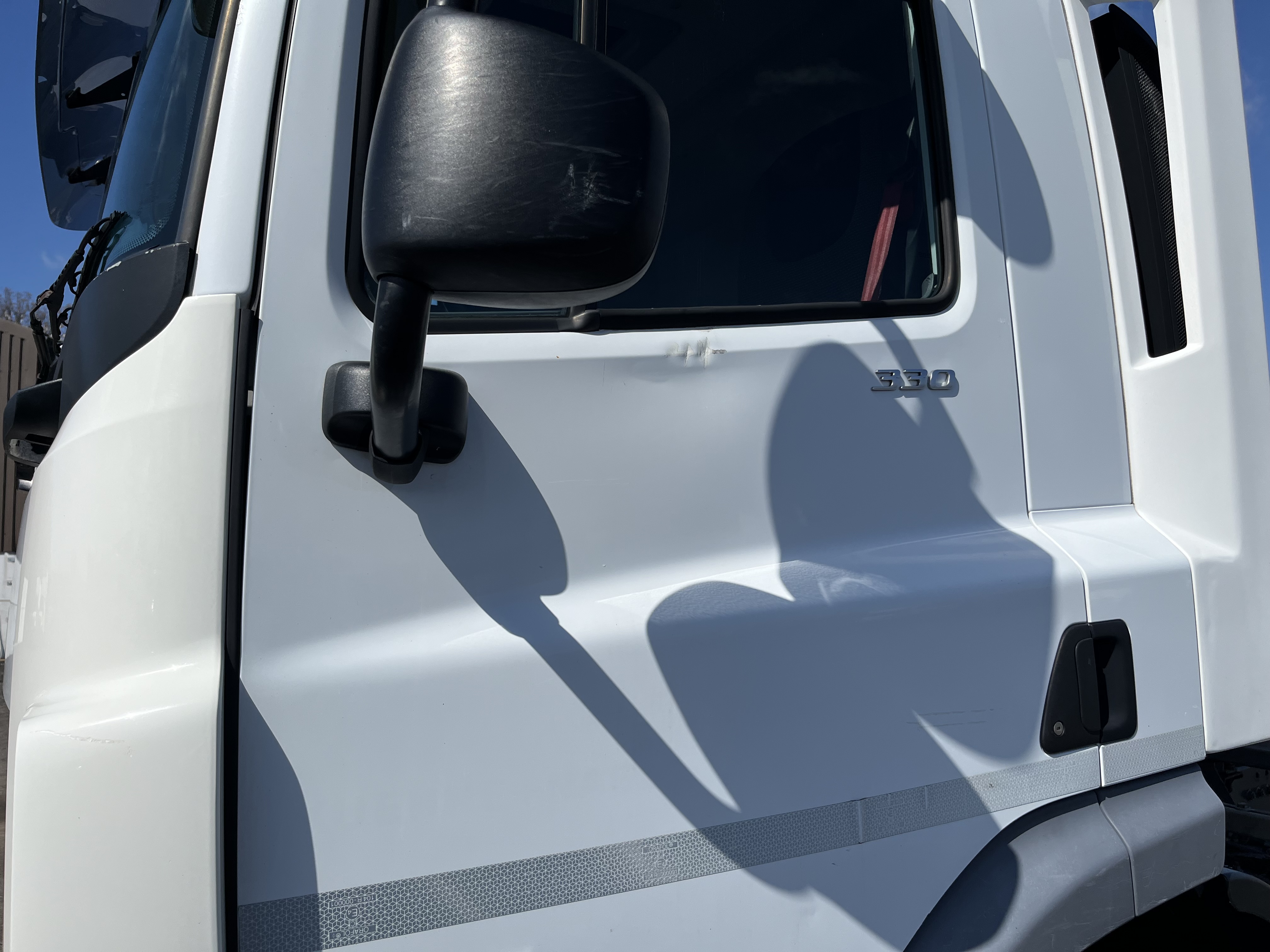 2017 DAF CF 85.330 6x2 chassis cab