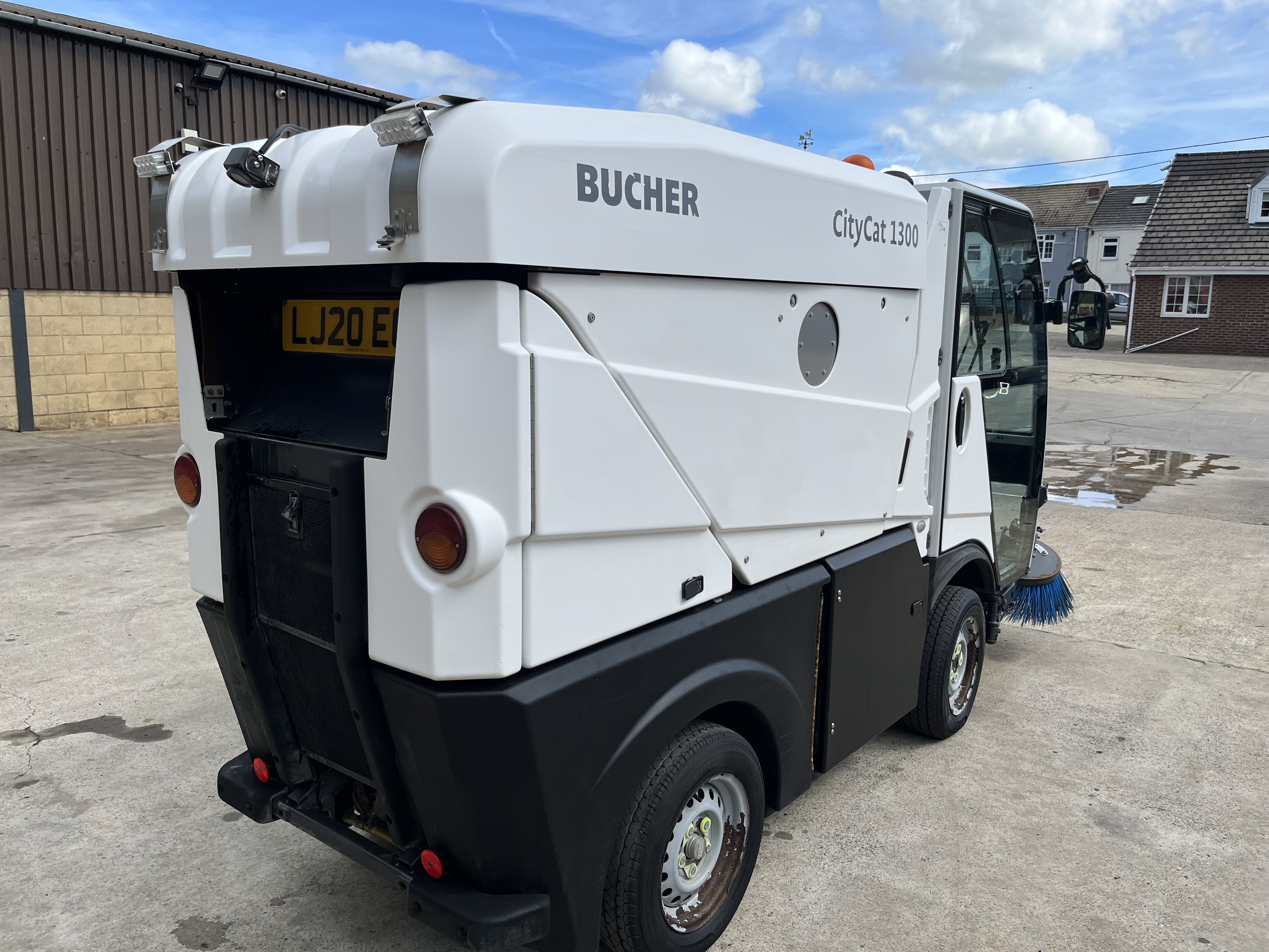 2020 BUTCHER CITY CAT 1300 SWEEPER