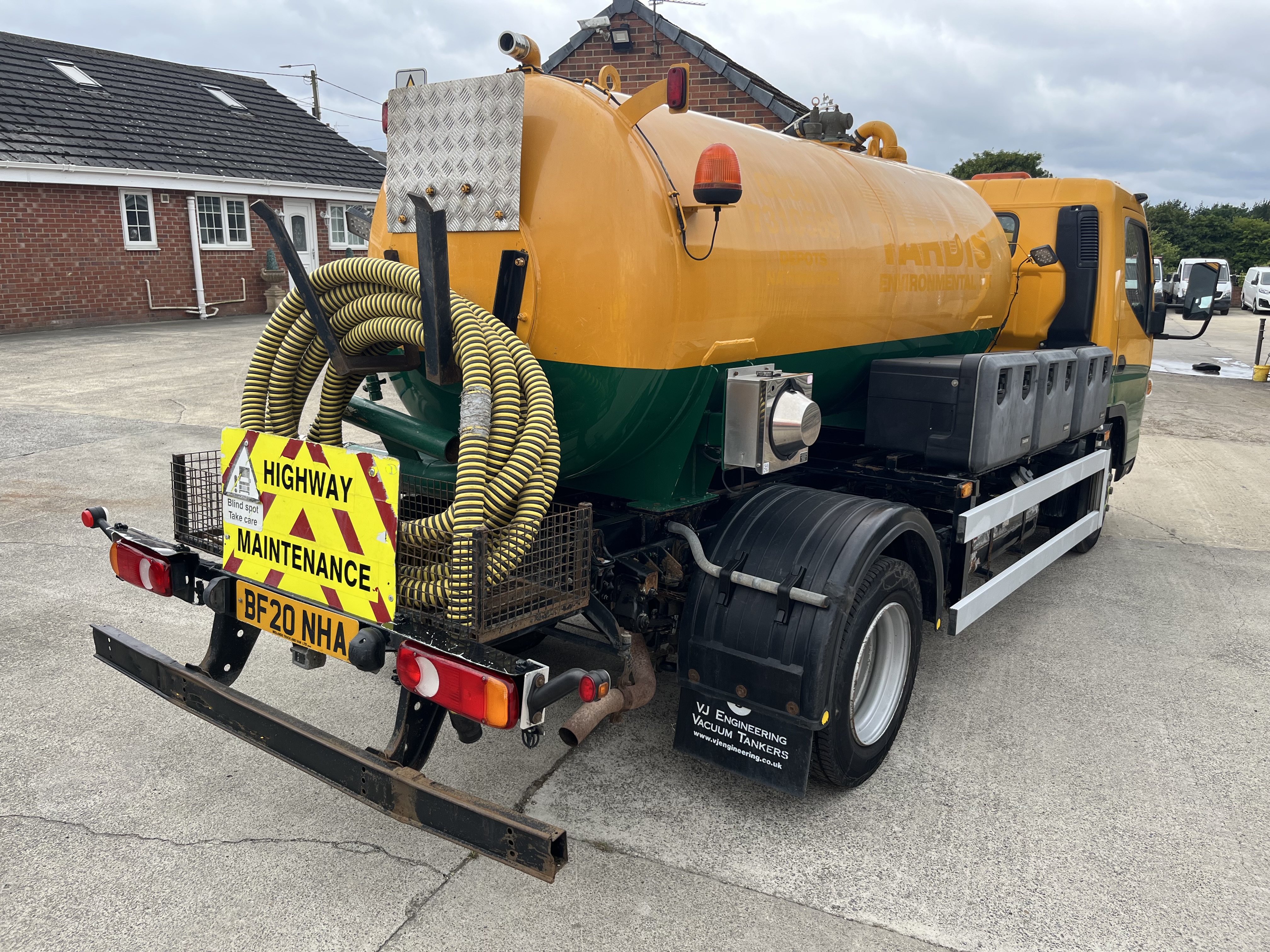 2020 MITSUBISHI CANTER 7C15 VACUUM TANKER 