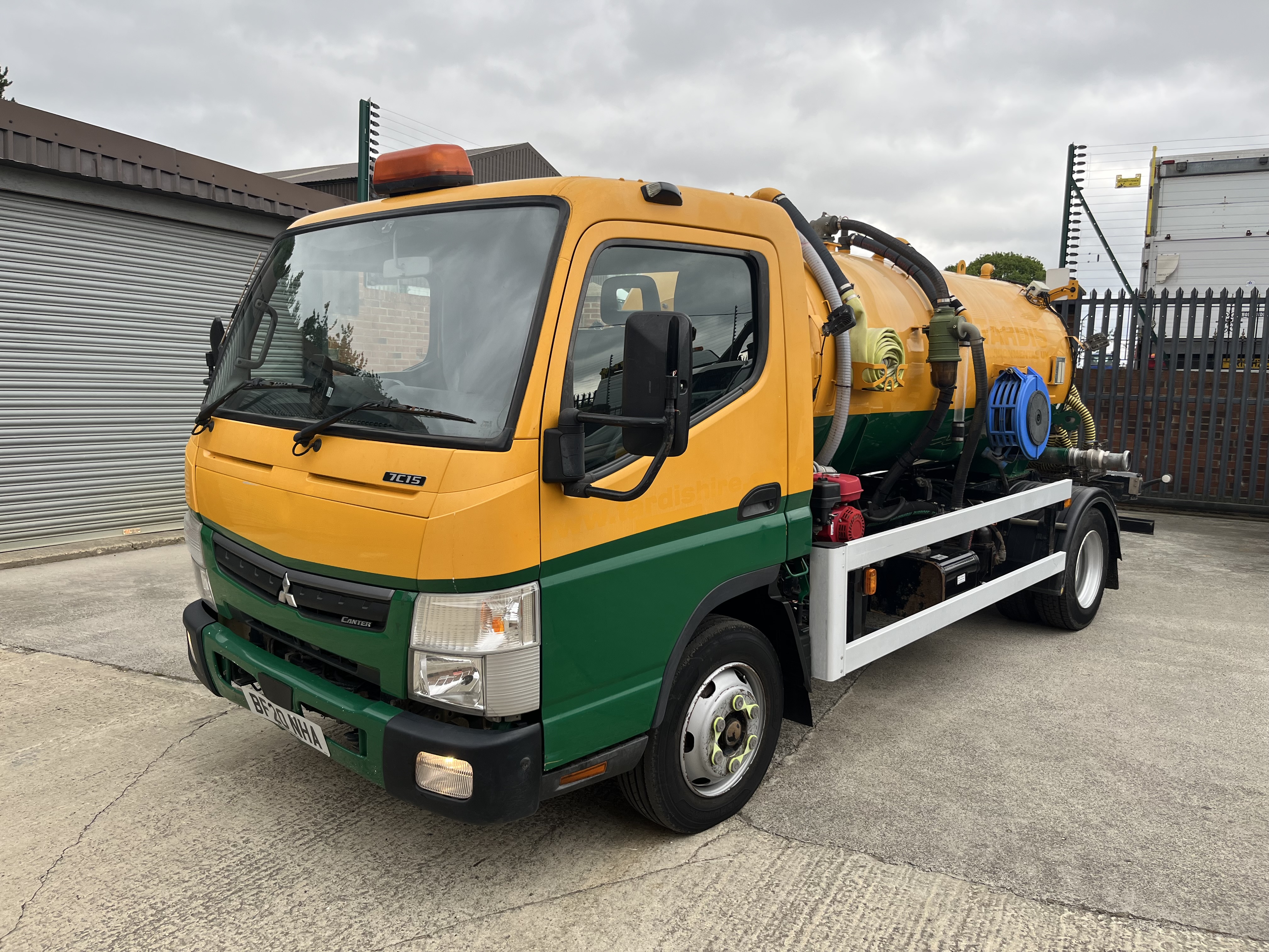 2020 MITSUBISHI CANTER 7C15 VACUUM TANKER 