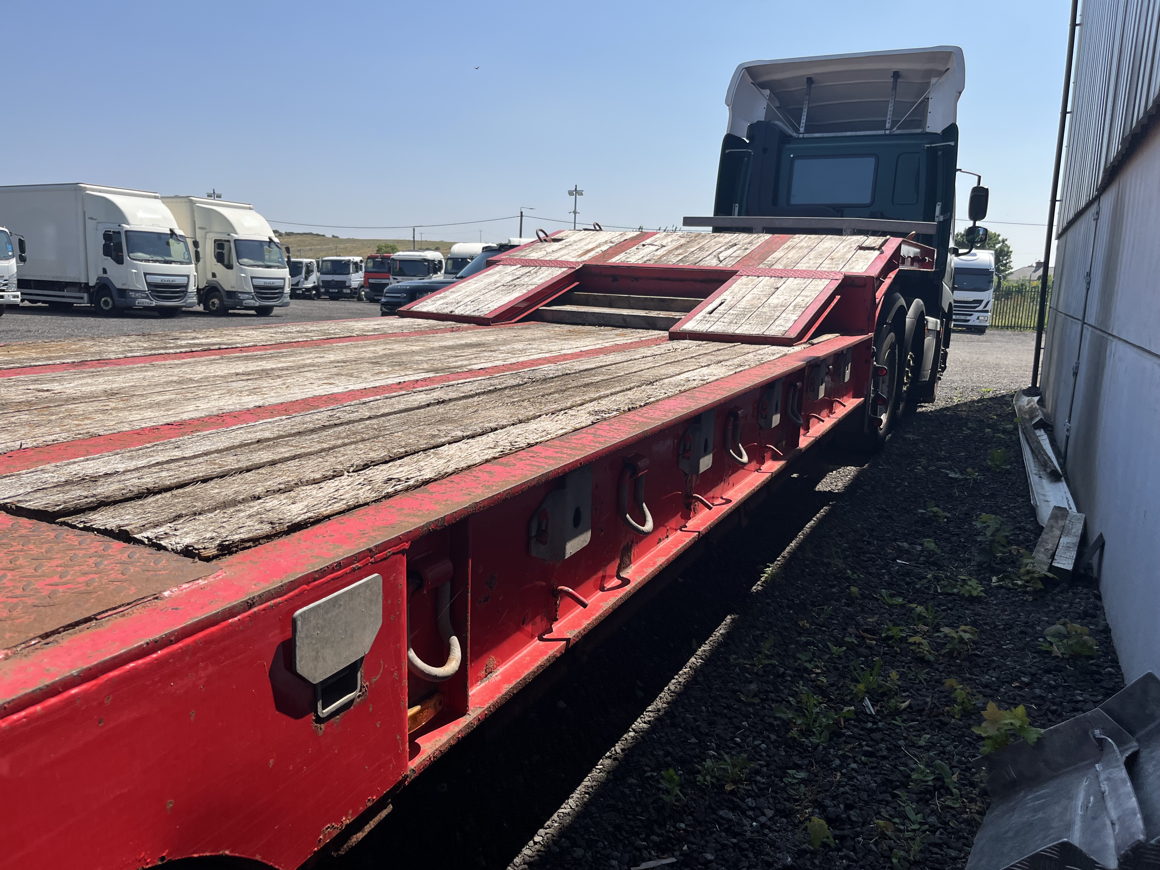 2011 MCERLEAN LOW LOADER TRAILER TRY AXLE