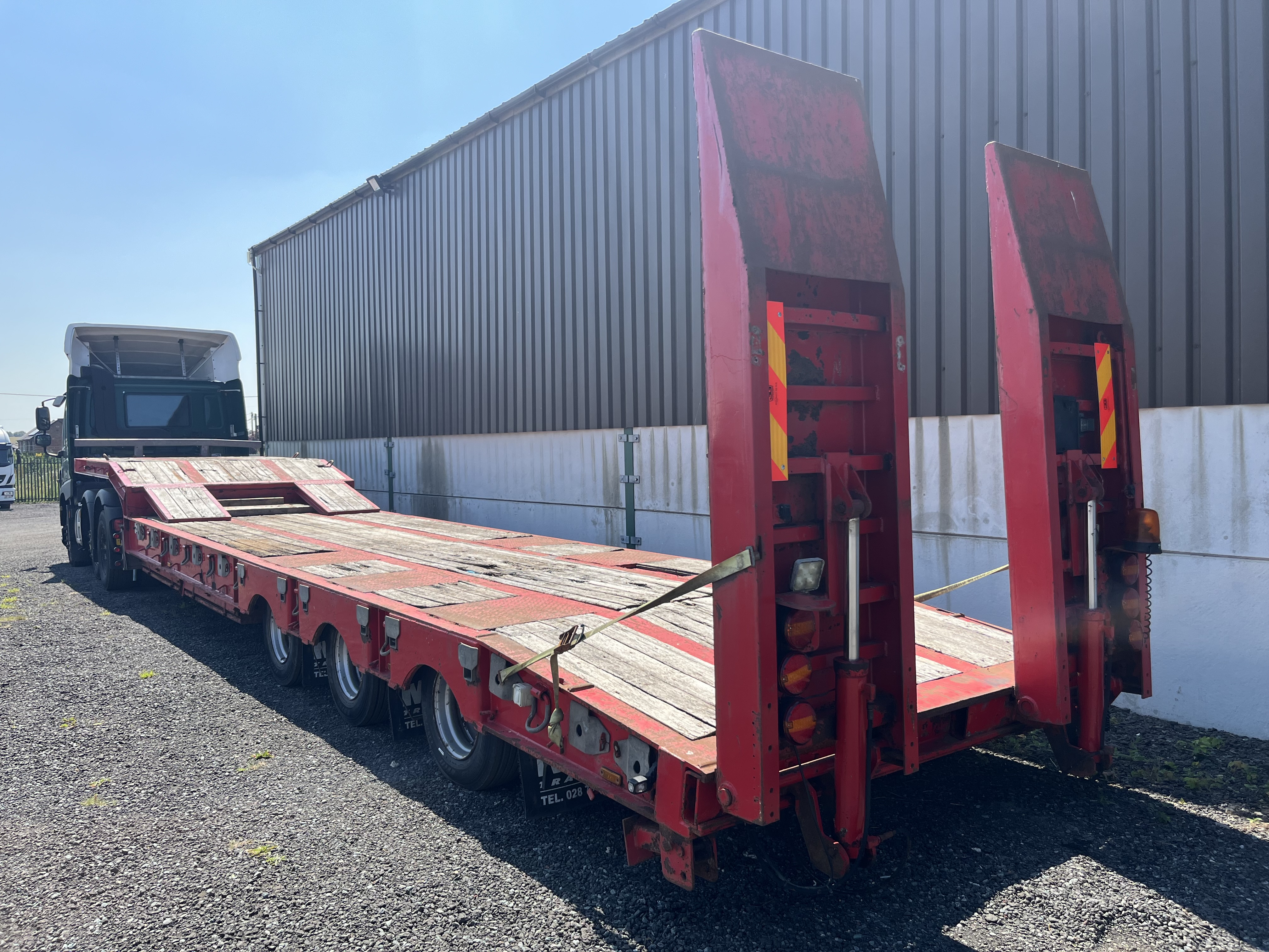 2011 MCERLEAN LOW LOADER TRAILER TRY AXLE