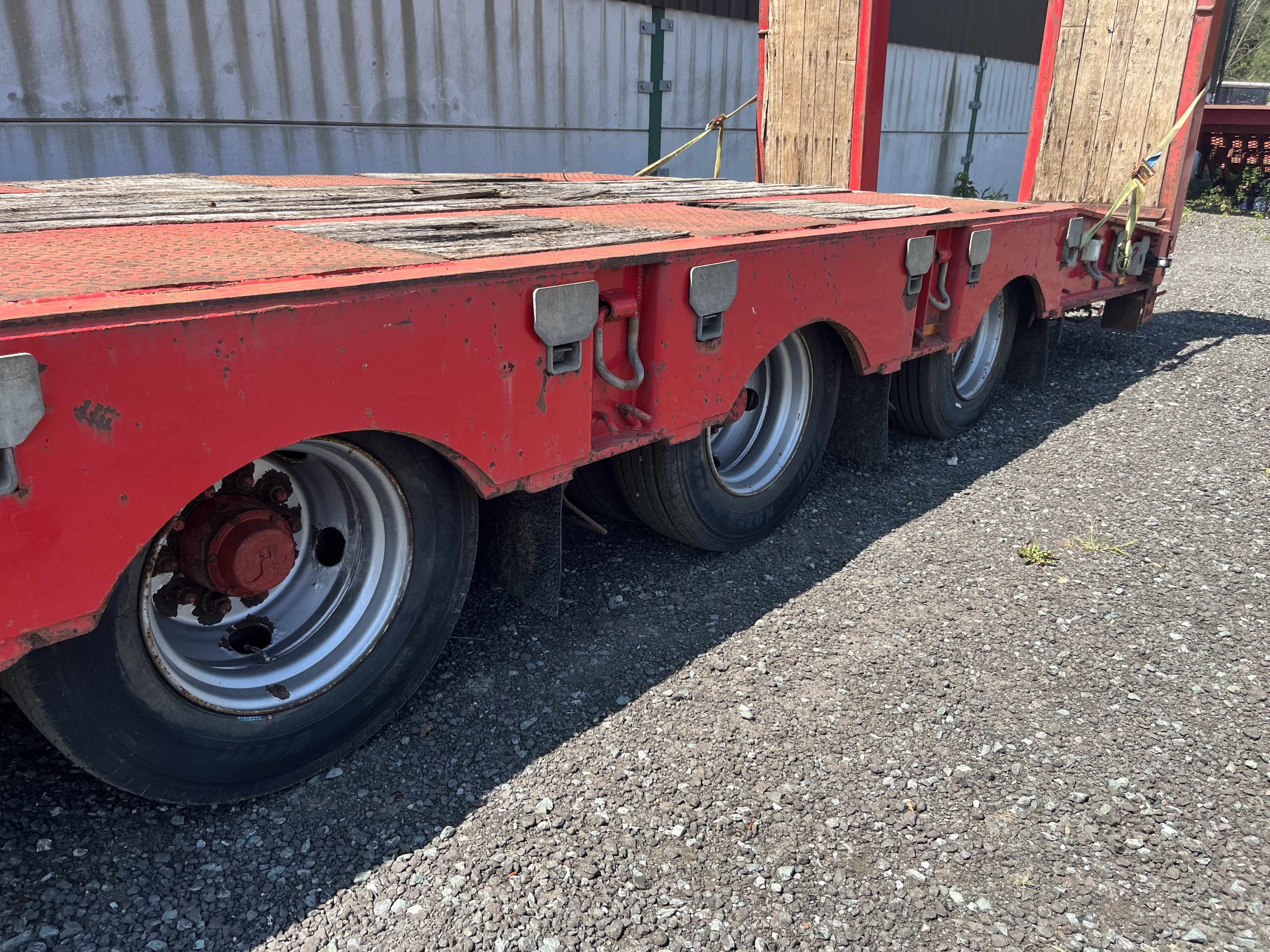 2011 MCERLEAN LOW LOADER TRAILER TRY AXLE