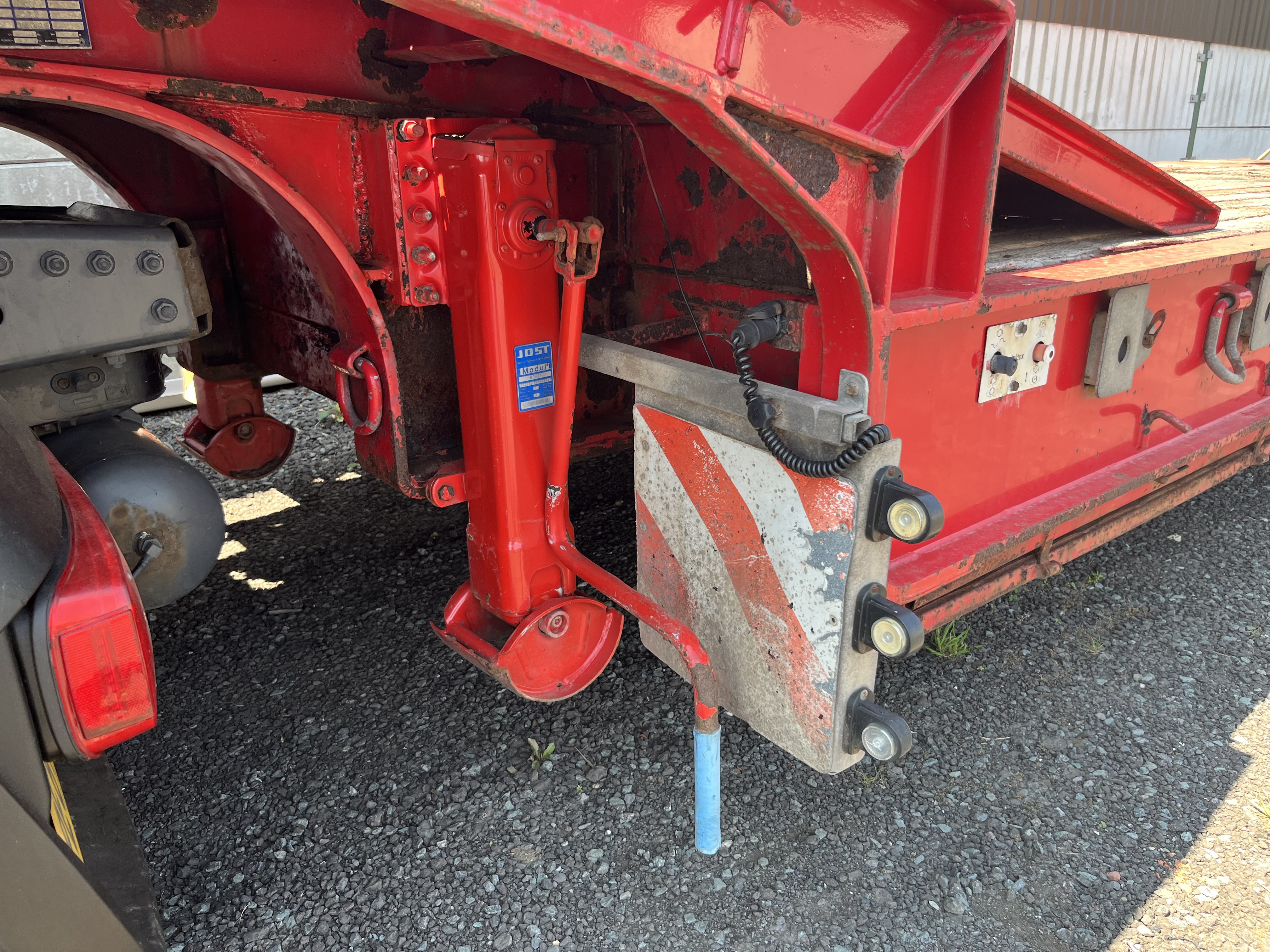 2011 MCERLEAN LOW LOADER TRAILER TRY AXLE