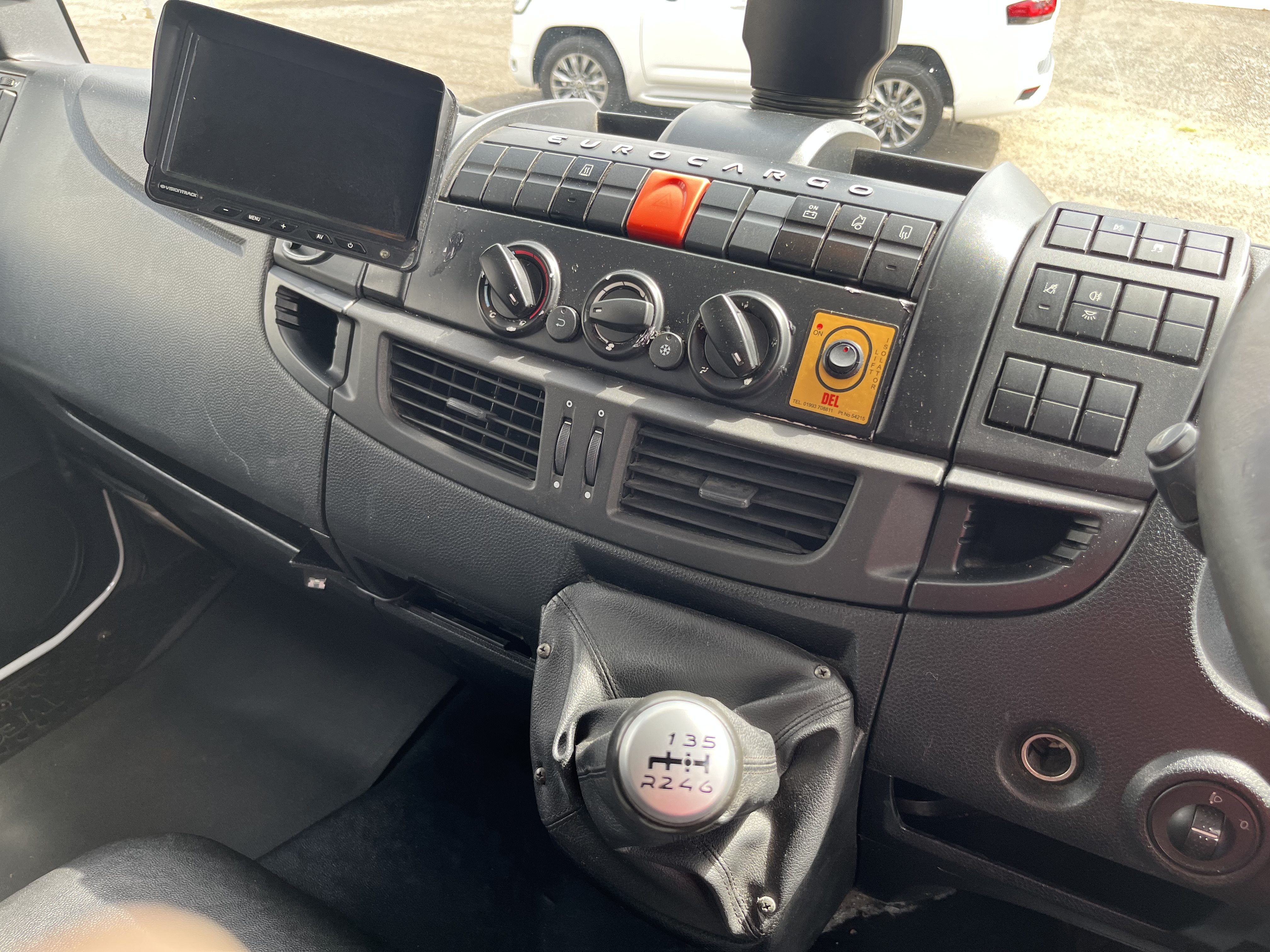 2016 IVECO EUROCARGO 140-210 14 ton box