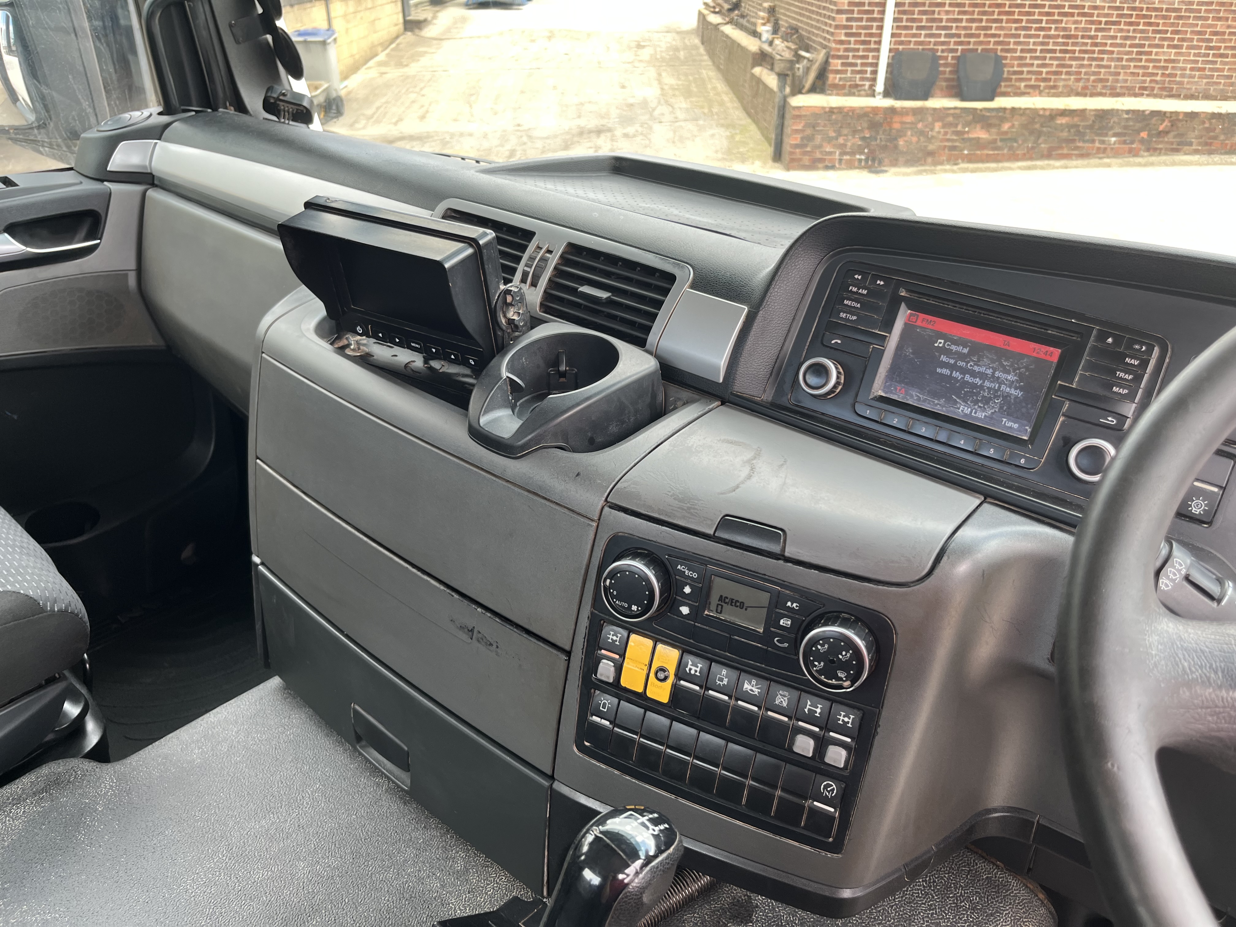 2016 MAN TGS 8x4 TIPPER MANUAL TRANSMISSION 