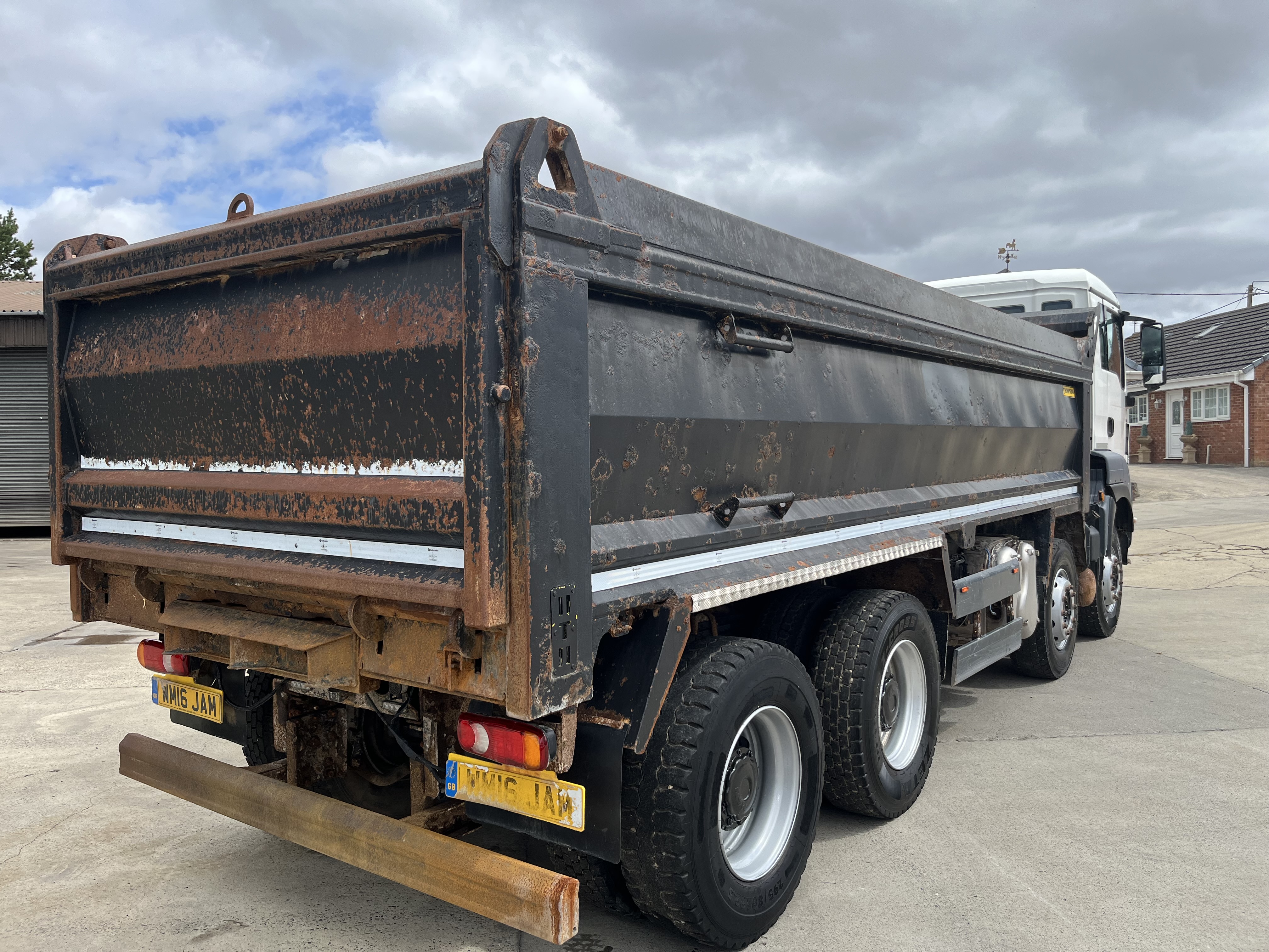 2016 MAN TGS 8x4 TIPPER MANUAL TRANSMISSION 