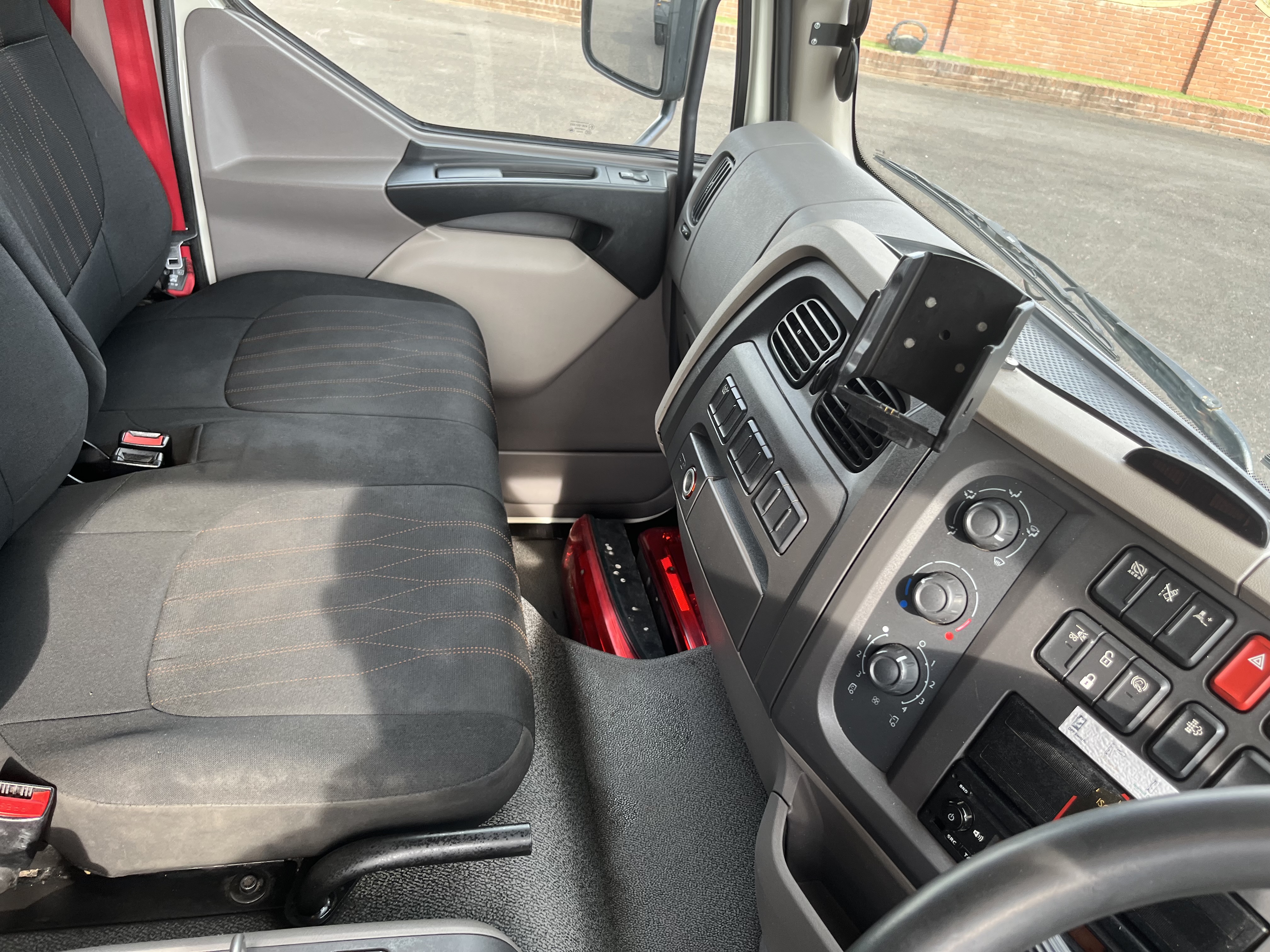 2019 69 DAF LF 55.230 14 ton CHASSIS CAB