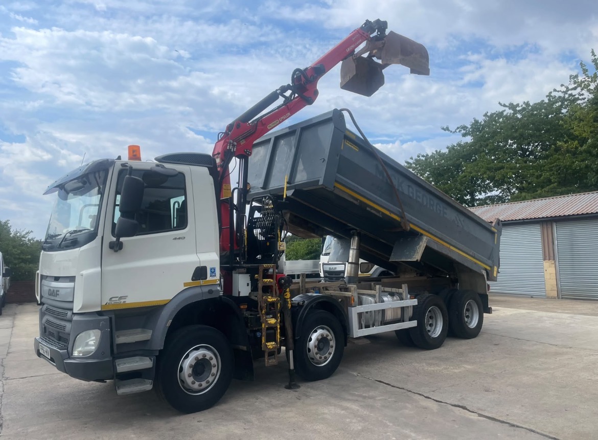 66 DAF CF 85.440 8X4 TIPPER GRAB PALFINGER EPSILON CRANE