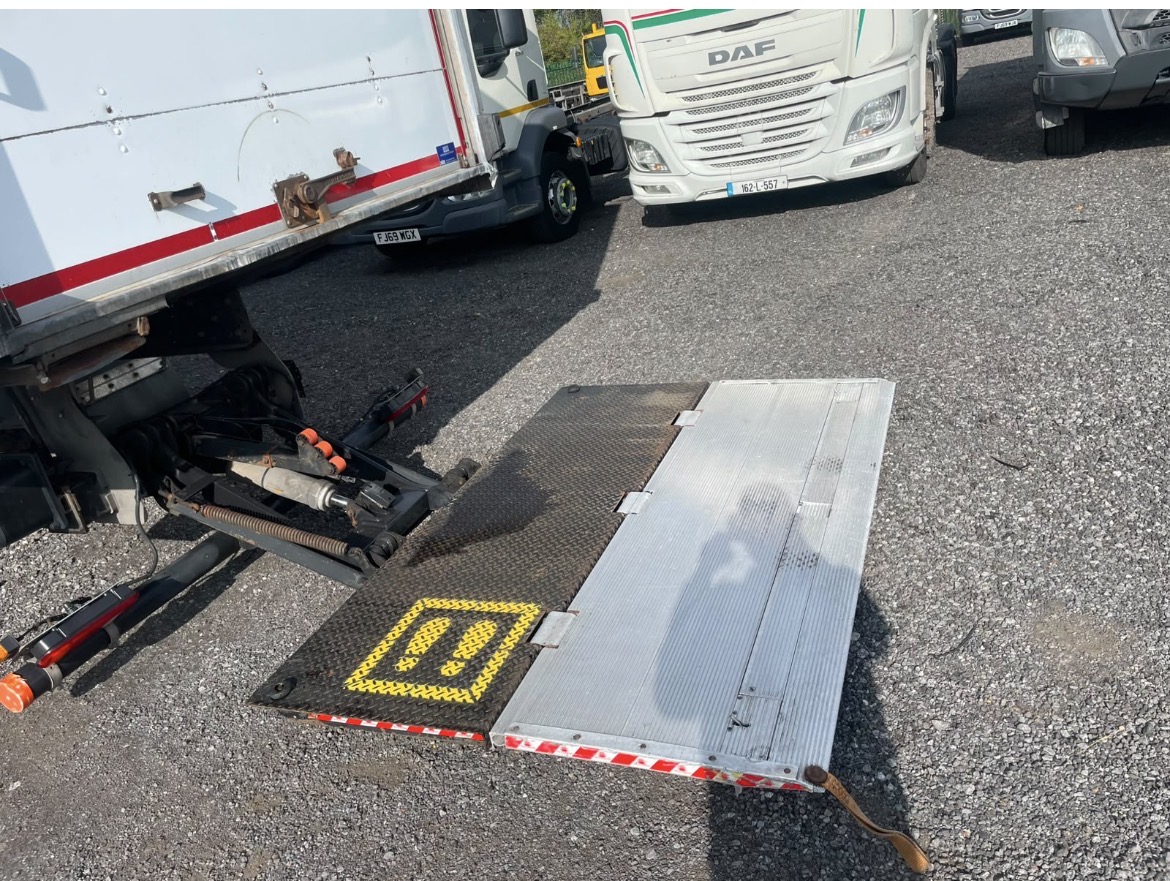 2020 70 IVECO EUROCARGO 180-250 18 ton BOX TRUCK