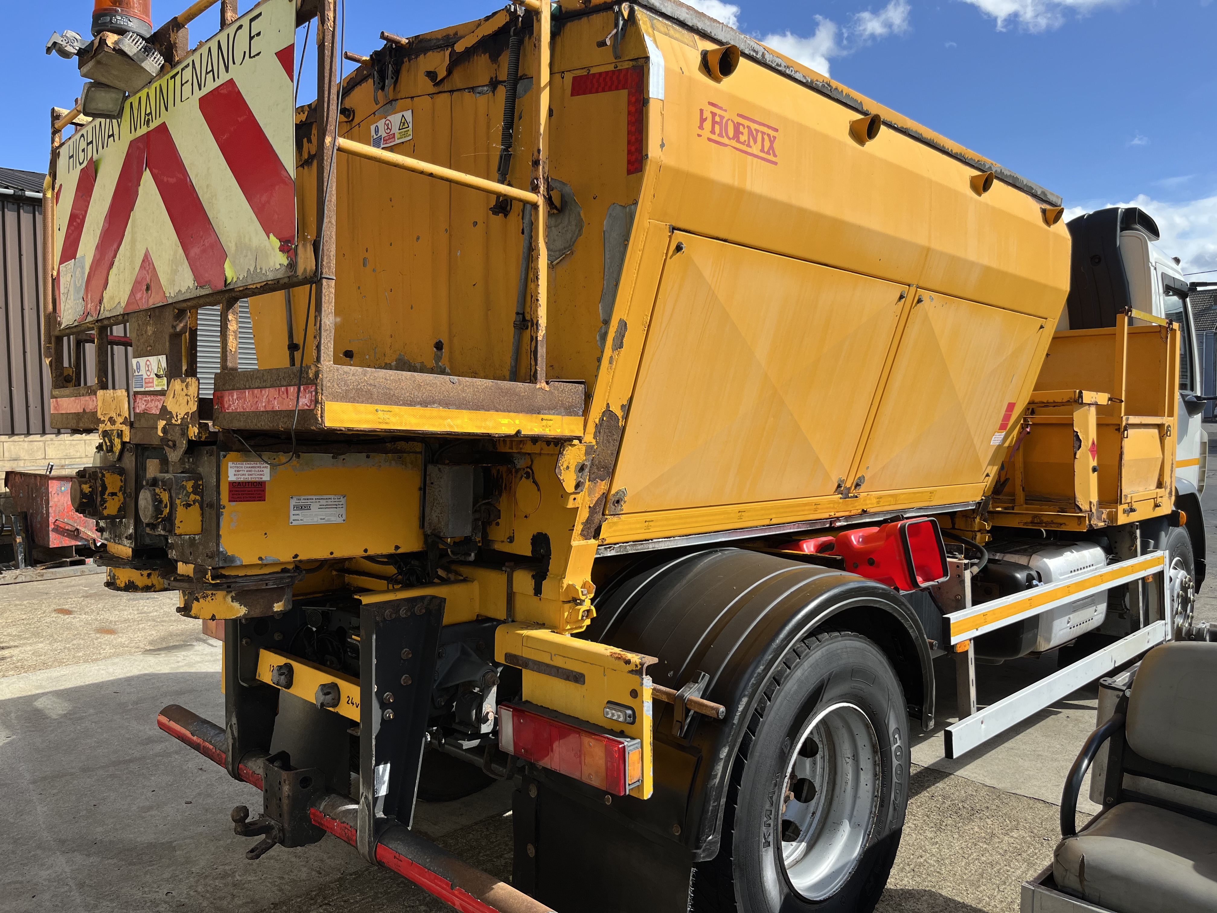 2016 DAF LF 55.220 18 TON HOT BOX TWIN AUGER 