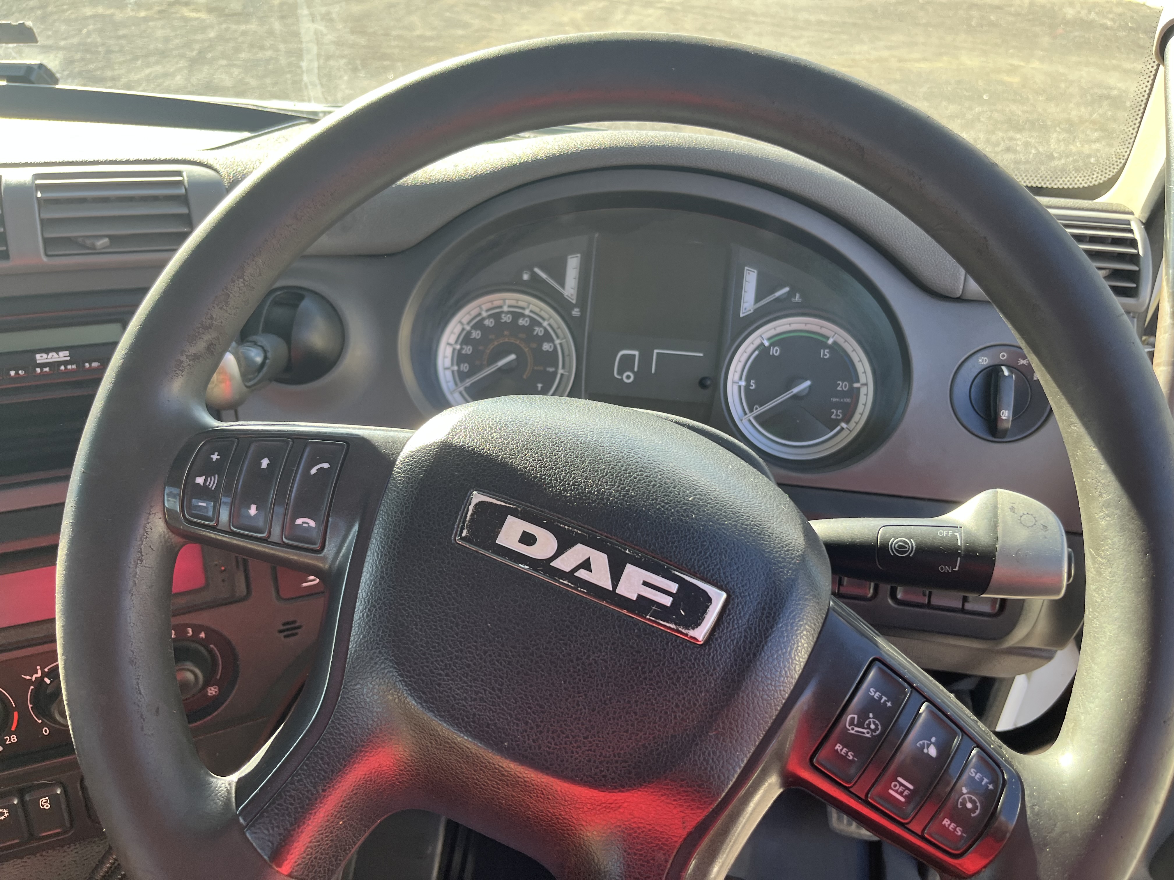 2014 64 plate Daf cf 85.440 8x4 hook loader 