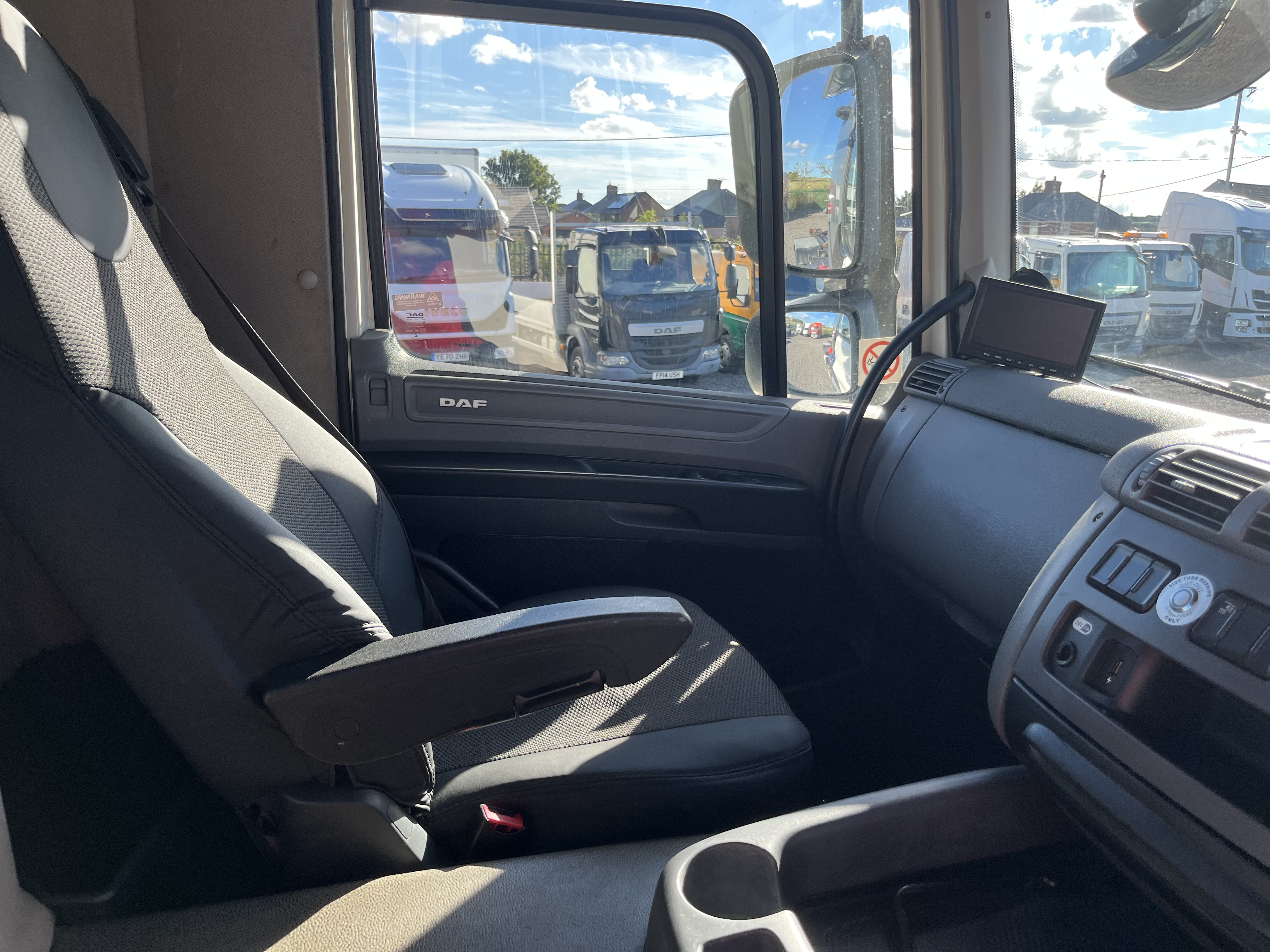 2014 64 plate Daf cf 85.440 8x4 hook loader 