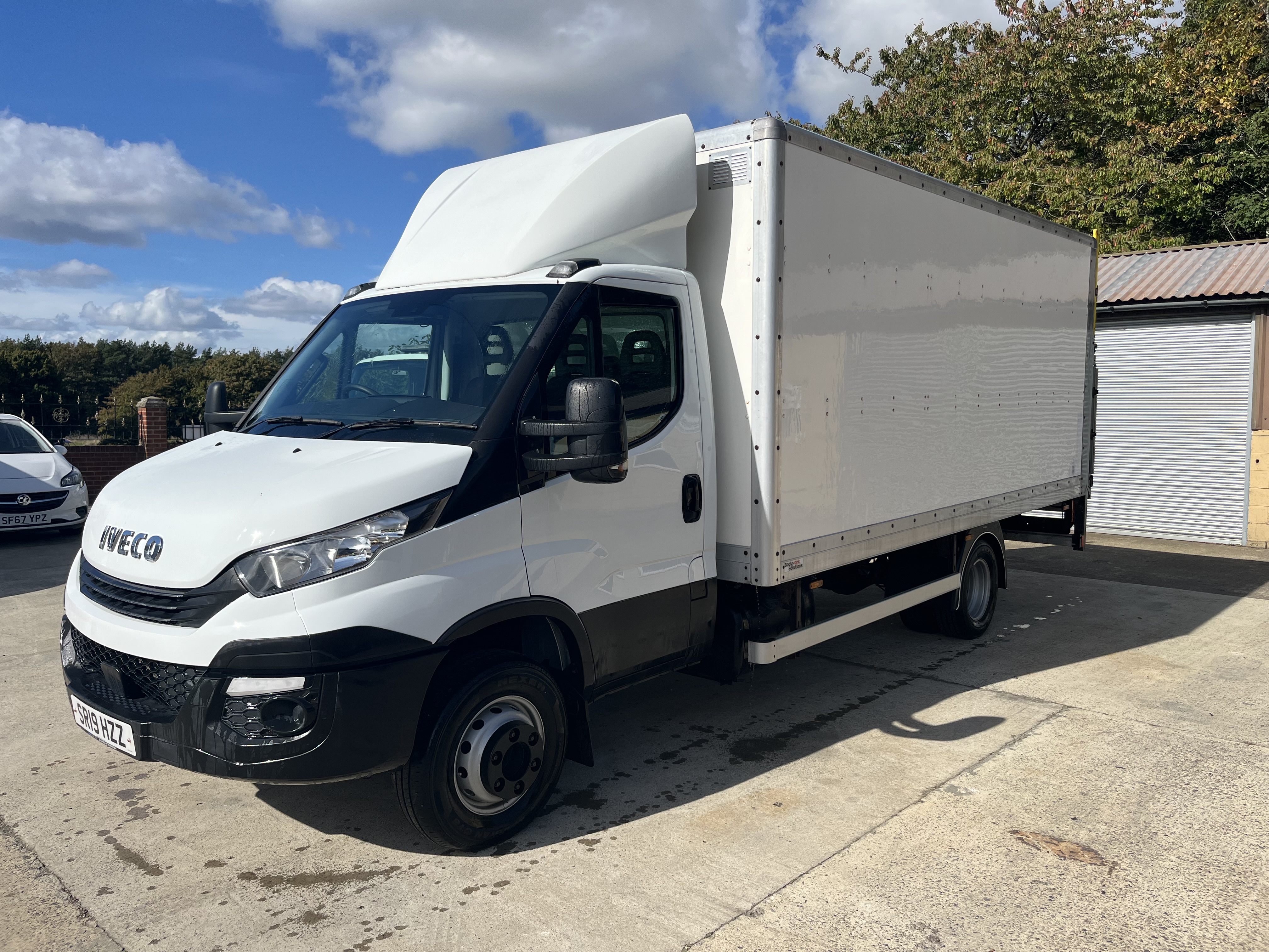 2019 IVECO DAILY 70-180 7.2 ton grossBOX TRUCK 