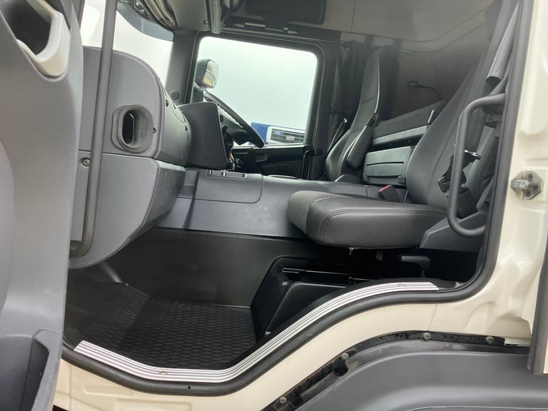 67 SCANIA P 250 SLEEPER CHASSIS CAB euro 6