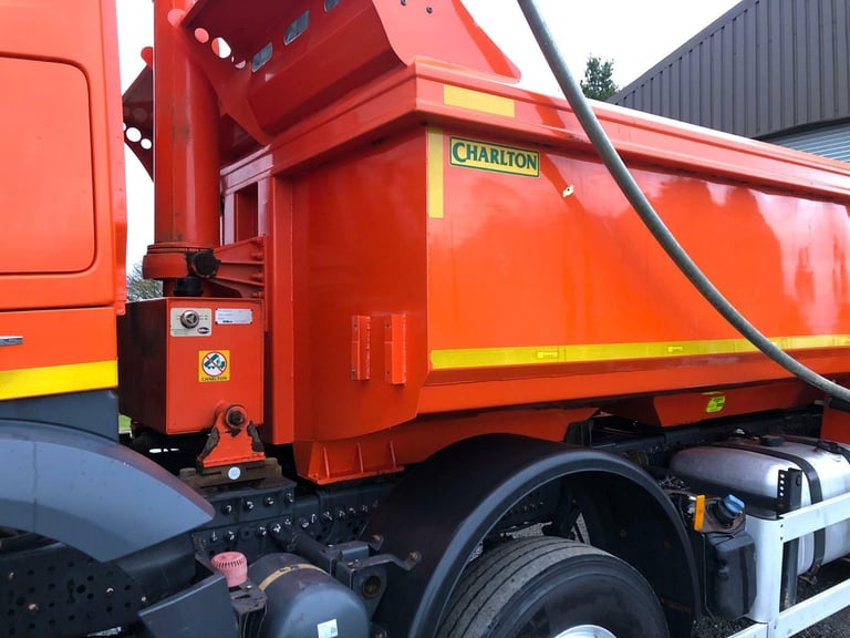 Mercedes-Benz Arocs 8x4 8 wheel tipper euro 6 Thomson bodyeasy sheet