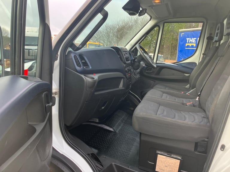 2020 IVECO DAILY 72-180 20ft BOX WITH UNDER FLOOR TAIL LIFT