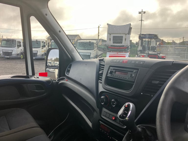 2020 IVECO DAILY 72-180 20ft BOX WITH UNDER FLOOR TAIL LIFT