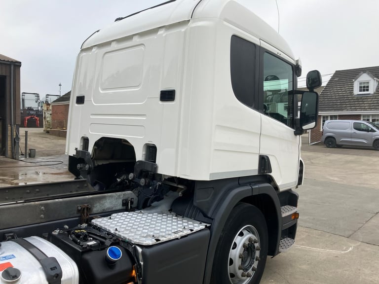 67 SCANIA P 250 SLEEPER CHASSIS CAB euro 6